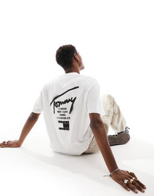 Tommy Jeans classic spray signature t-shirt in white - ASOS Price Checker
