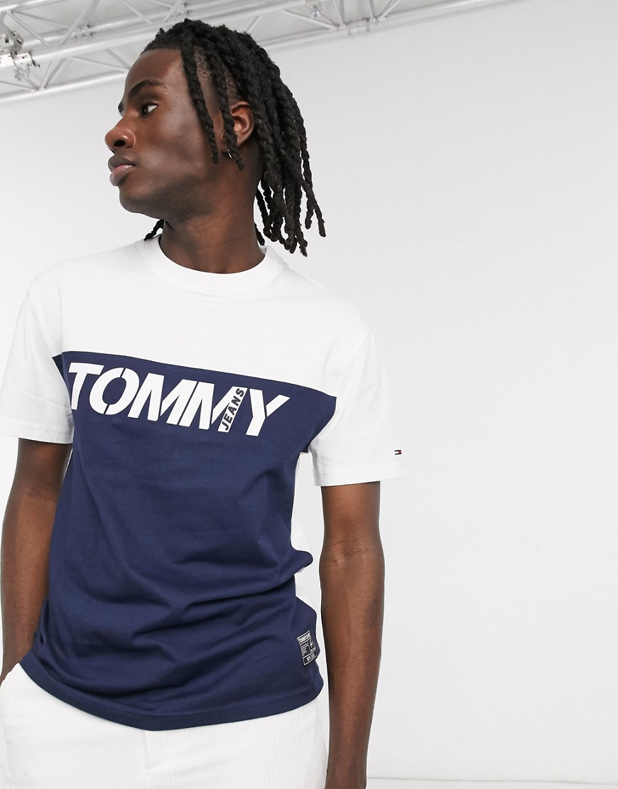 Tommy Jeans - T-shirt colorblock con logo sul petto bianca/blu navy-Bianco