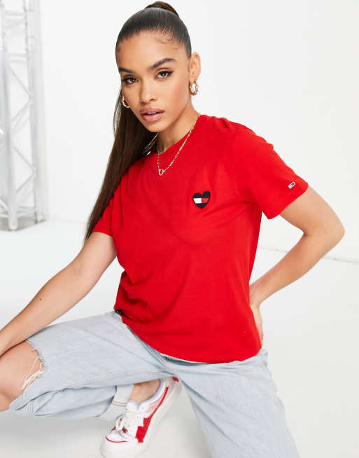 Tommy Jeans - T-shirt con grande logo a cuore con bandiera, colore rosso