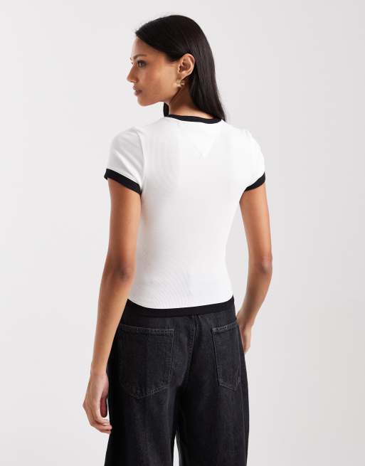 Tommy Jeans - T-shirt côtelé ajusté à liserés contrastants - Blanc, 3 de 4