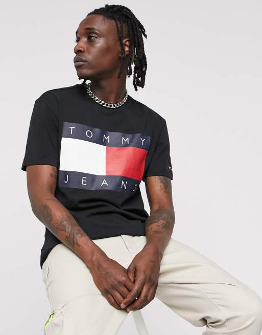 Black tommy jeans t outlet shirt