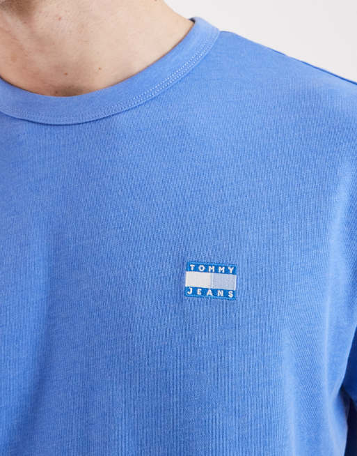 Tommy Jeans – T-Shirt in Blau mit farblich abgestimmtem Logo-Aufnäher, 5 von 5