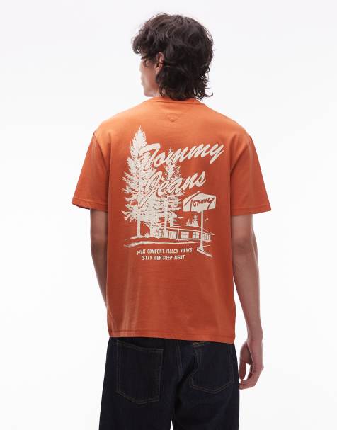 Tommy Jeans – T-Shirt in dunklem Orange mit Outdoor-Grafik - view 1