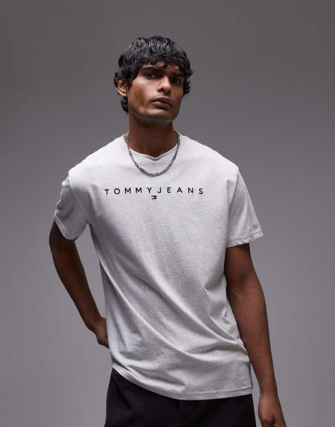Tommy Jeans – T-Shirt in Grau mit linearem Logo - view 1