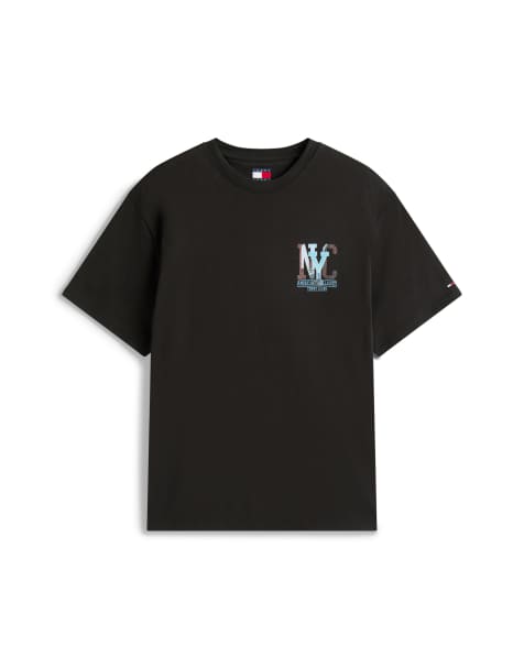 Tommy Jeans – T-Shirt in Schwarz mit „NYC“-Fotoprint auf dem Rücken - view 1