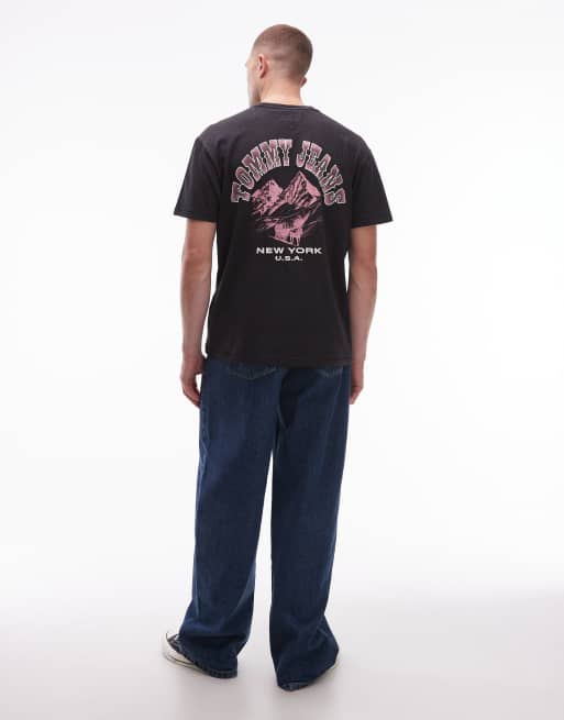Tommy Jeans – T-Shirt in Schwarz mit Outdoor-Print, 2 von 5