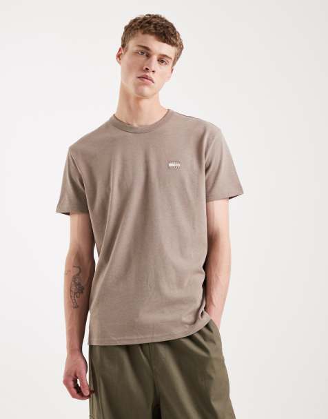Tommy Jeans – T-Shirt in Steinbeige mit Logo-Aufnäher - view 1