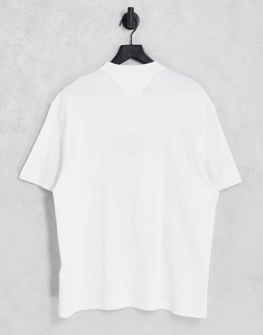 Tommy Jeans – T-Shirt in Weiß mit College-Flaggenlogo im Skater-Stil, 2 von 4