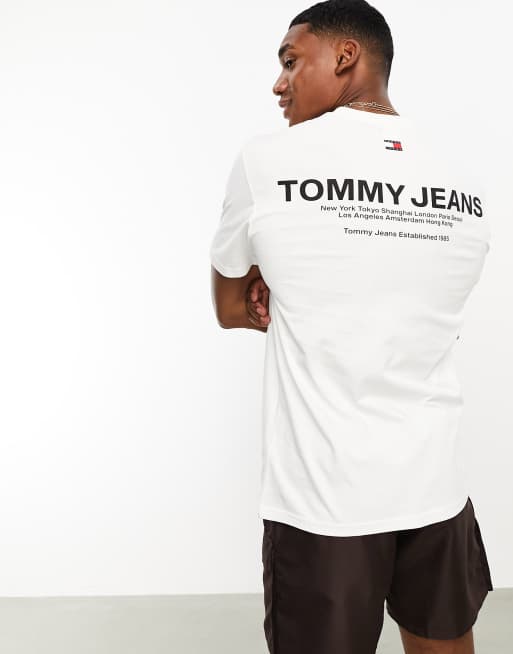 Tommy Jeans – T-Shirt in Weiß mit klassischem, linearem Logoprint am Rücken