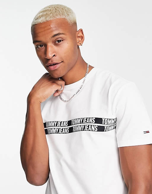 Tommy Jeans – T-Shirt in Weiß mit Logoband | ASOS