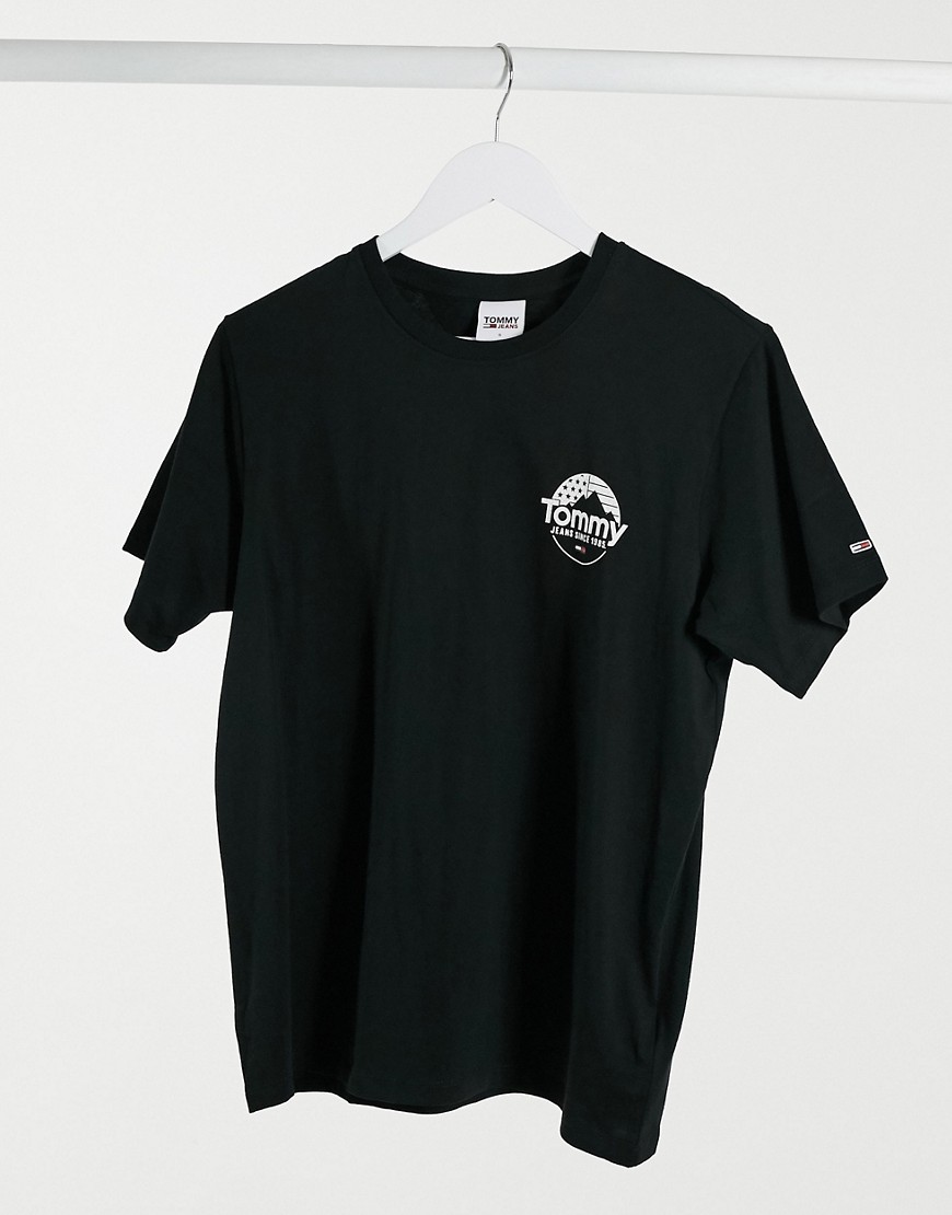 Tommy Jeans - T-shirt met bergprint in zwart