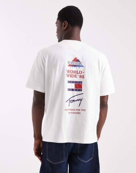 Tommy Jeans - T-shirt met Flag-logo en print van bergtop op de achterkant in wit - view 1