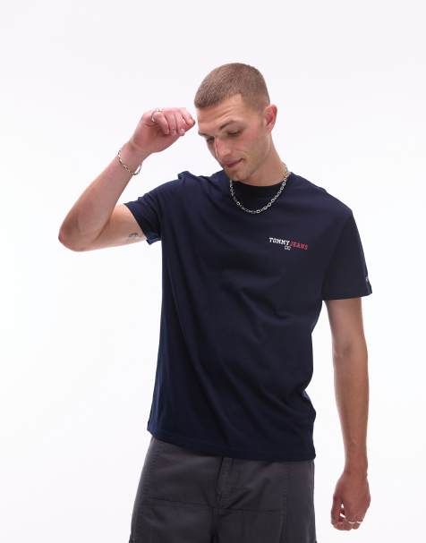 Tommy Jeans - T-shirt met grafische varsity-print op de achterkant in marineblauw - view 1