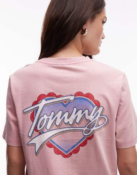 Tommy Jeans - T-shirt met hartprint op de achterkant in roze met wassing - view 1