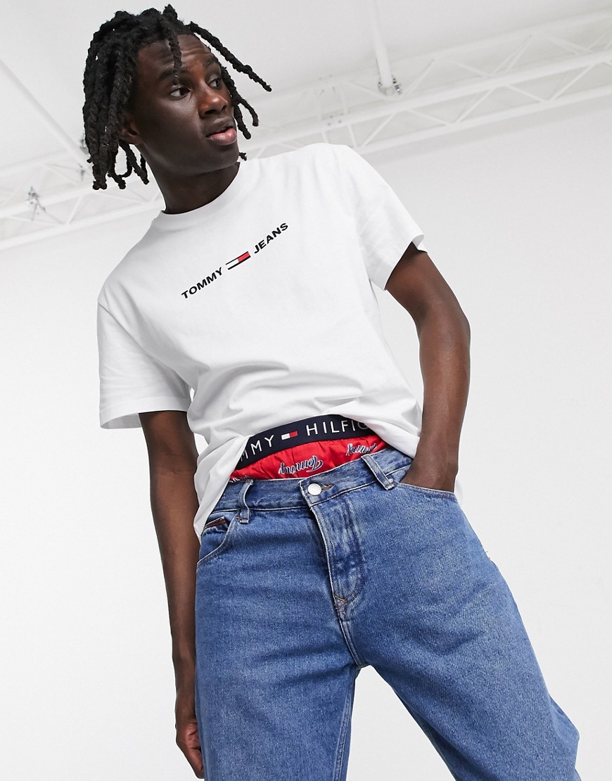 Tommy Jeans - T-shirt met klein logo op de borst in wit