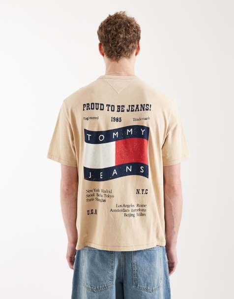 Tommy Jeans - T-shirt met wapperend vlaglogo in jaren 90-stijl in beige - view 1
