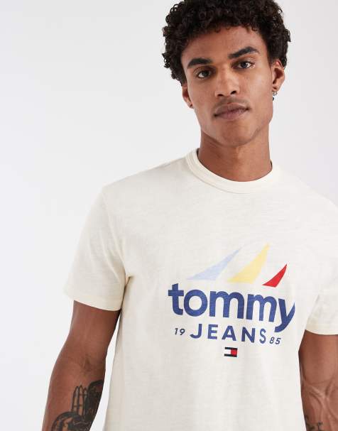 Tommy Jeans - T-shirt met zeillogo in beige - view 1