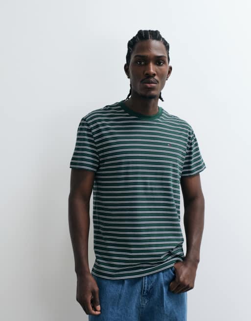 Tommy Jeans T-Shirt mit Flaggenlogo und Streifen in Dunkelgrün, 3 von 5