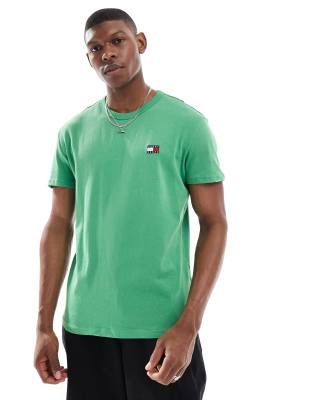 Tommy Jeans - T-shirt ras de cou à écusson Tommy - Vert vif