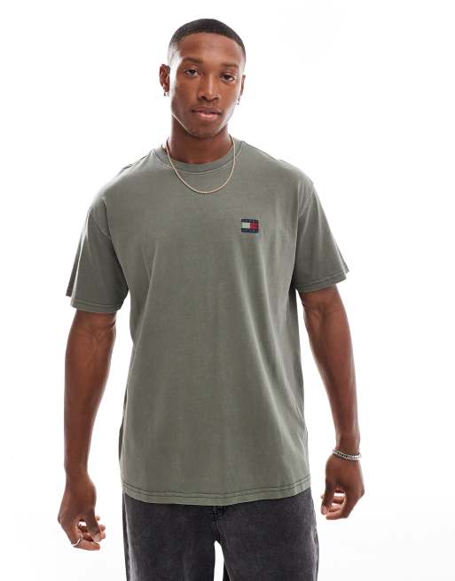 Tommy Jeans - T-shirt taglio comodo color verde oliva scuro slavato con stemma