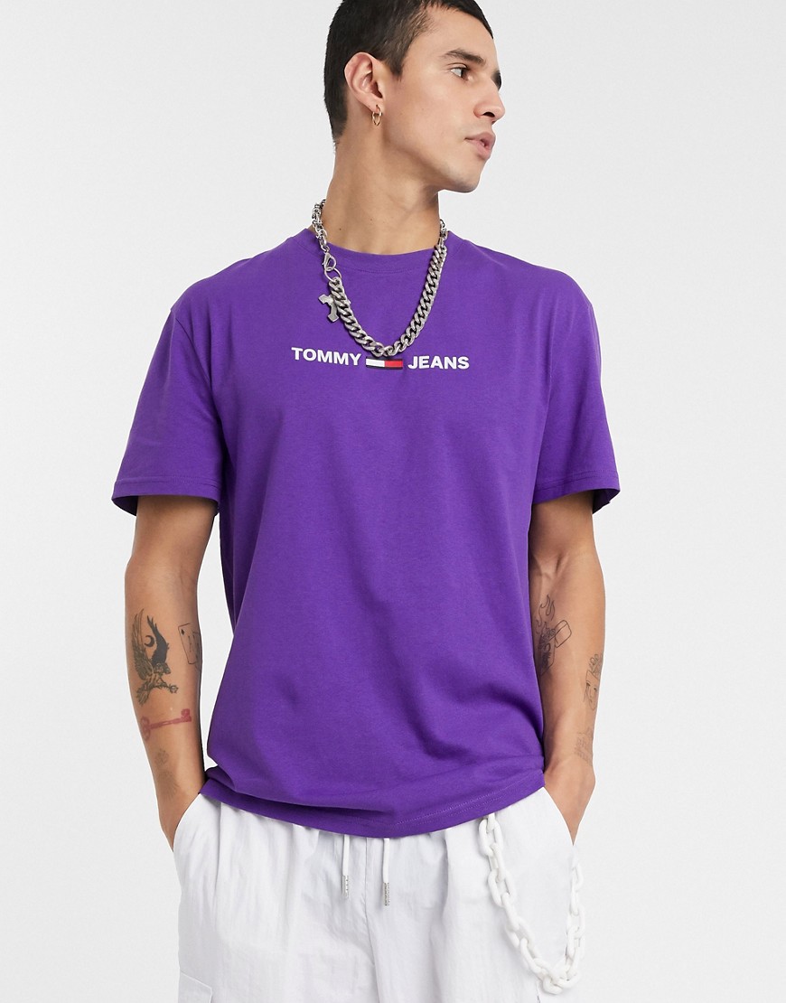 Tommy Jeans - T-shirt viola con logo a bandierina sul petto