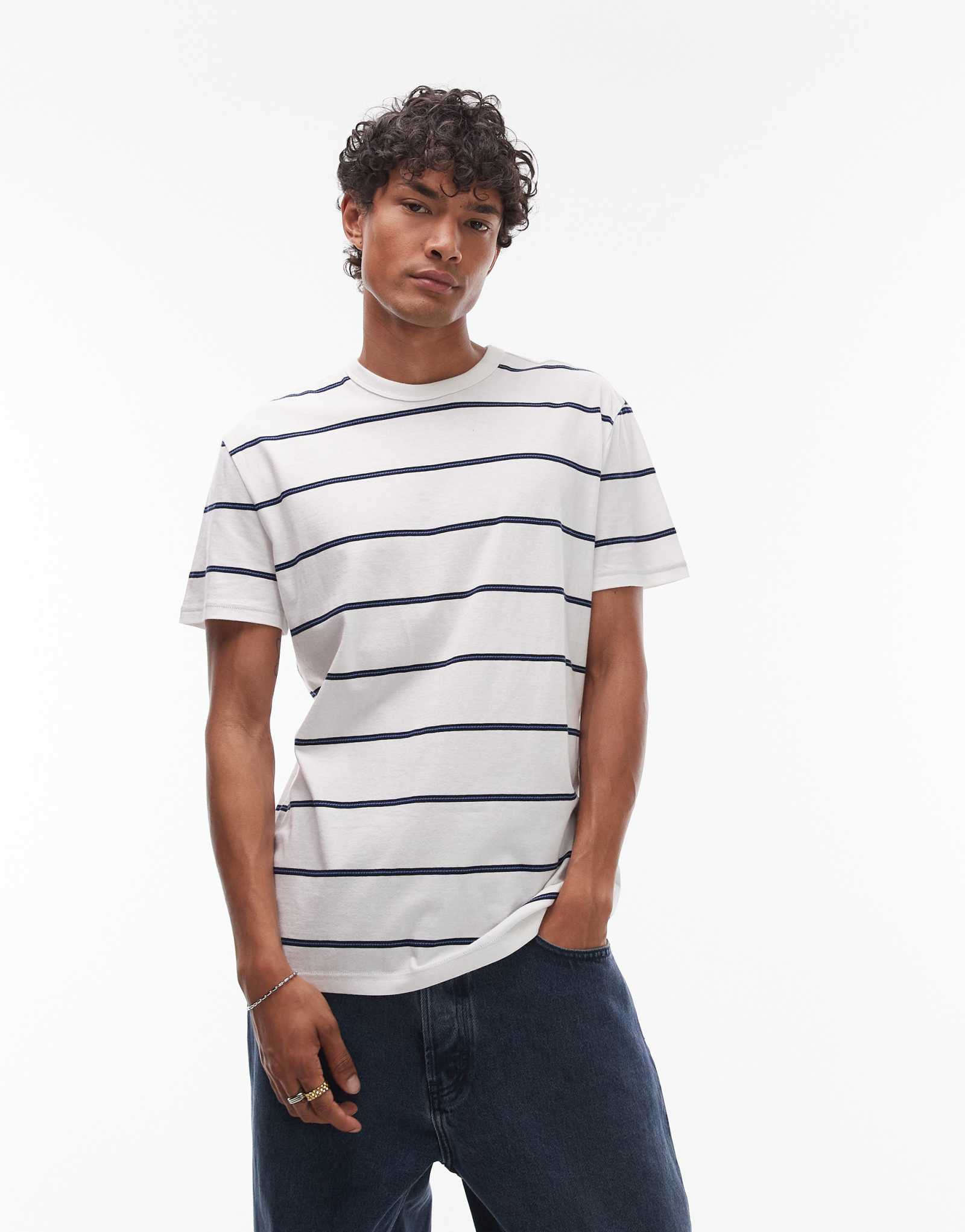 Футболка в фактурную полоску Tommy Jeans белого и темно-синего цветов