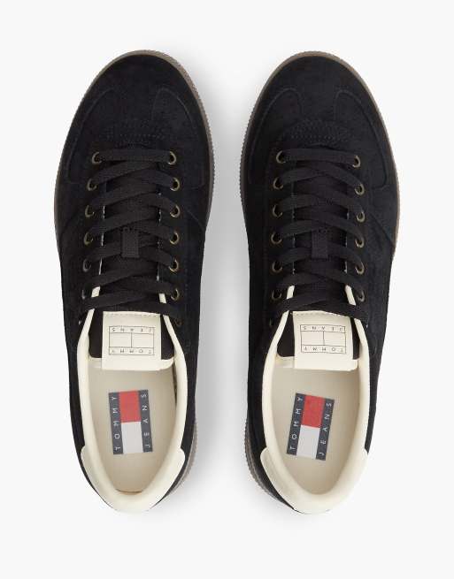 Tommy Jeans The greenwich logo suede court trainers in black, 3 of 7