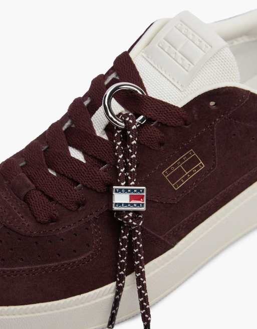 Tommy Jeans The greenwich suede logo charm trainers in dark brown, 6 of 7