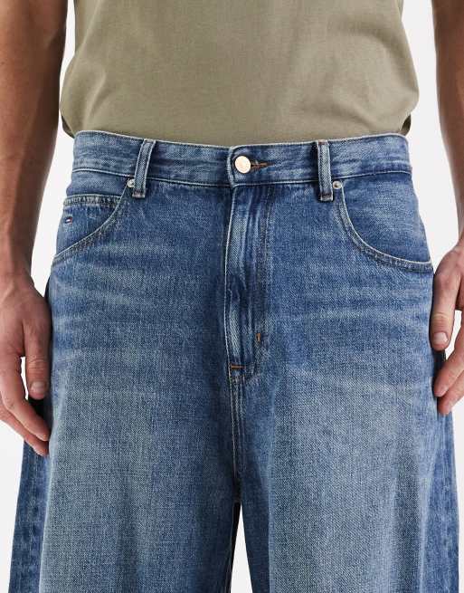 Tommy Jeans – Theo – Weite Jeansshorts in dunkelblauer Waschung, 4 von 5