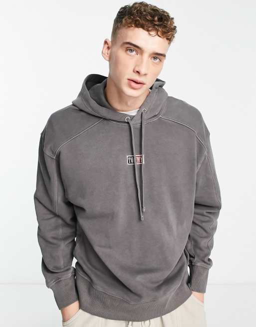 Tommy jeans small logo pullover outlet hoodie