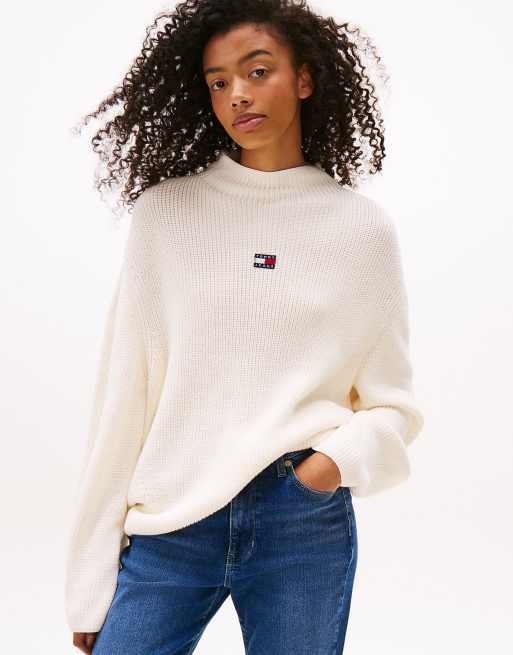 Tommy Jeans - Tommy Badge - Pull décontracté à col montant avec écusson - Beige