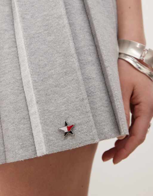 Tommy Jeans tommy girl knitted pleated skirt in grey, 3 of 5
