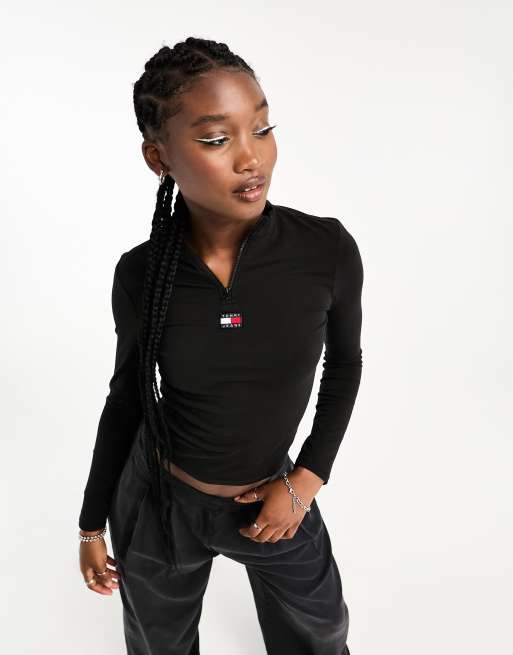 Tommy Jeans - Top met lange mouwen, opstaande hals met 1/4 rits en XS-badge in zwart