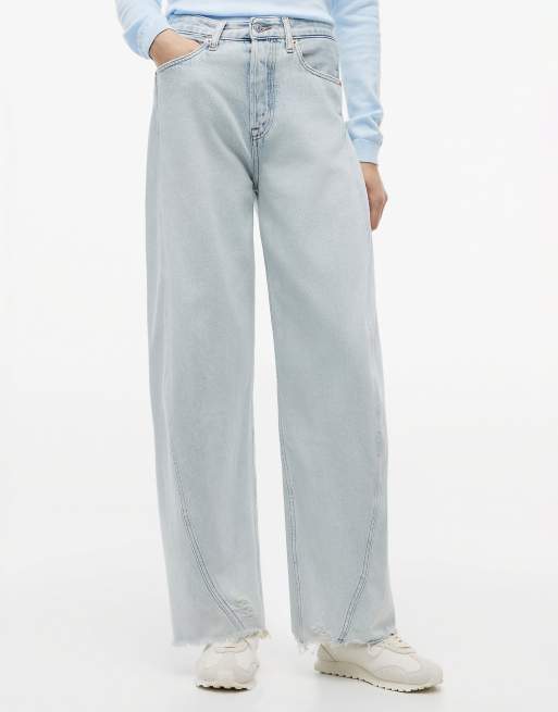 Tommy Jeans Twisted seam mid rise barrel jeans in light blue, 2 of 6