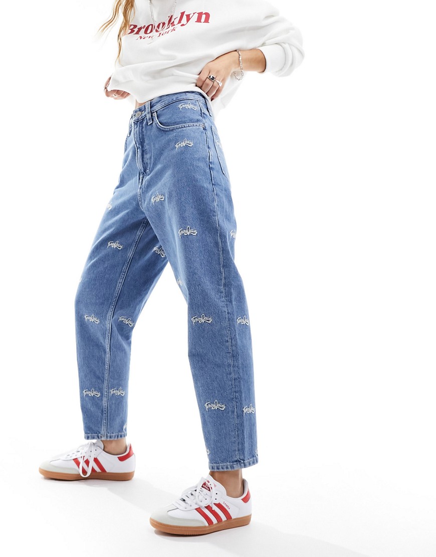 Tommy Jeans ultra high rise critter tapered mom jean in mid wash-Blue