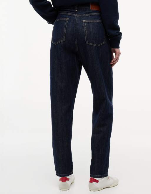 Tommy Jeans Ultra high rise tapered mom jeans with linen in dark blue, 4 of 6