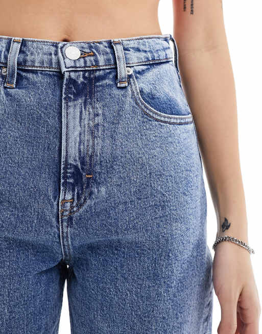 Tommy Jeans ultra high tapered mom jeans in mid wash, 5 of 5