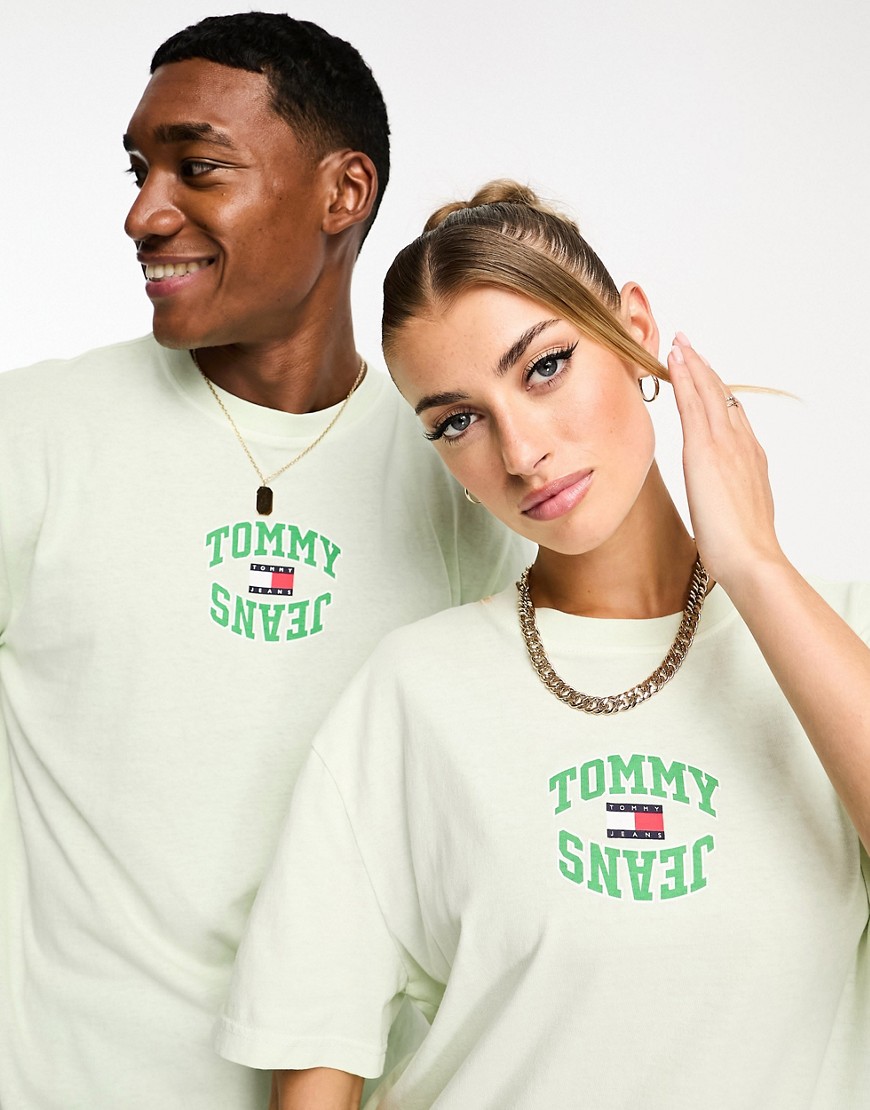 Tommy Jeans center curve logo t-shirt in green