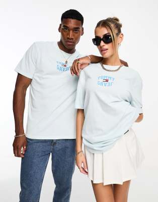 Tommy Jeans Tommy Jeans Unisex centre logo t-shirt in light blue