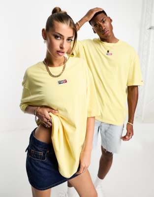 Tommy Jeans Tommy Jeans Unisex centre skate logo t-shirt in yellow