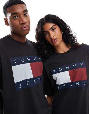 tommy jeans unisex large flag logo t-shirt in black