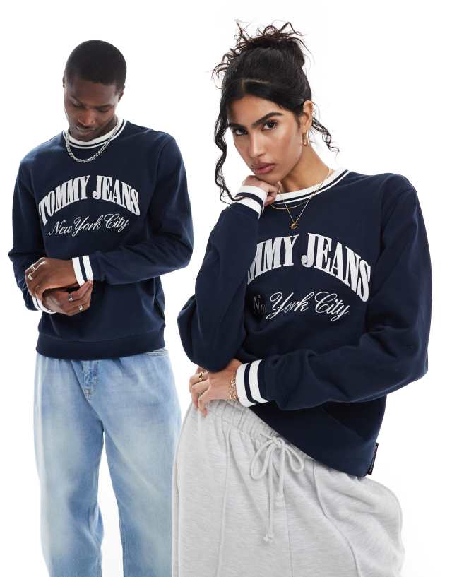 Tommy Jeans - unisex regular tipping varsity crew neck sweatshirt in navy