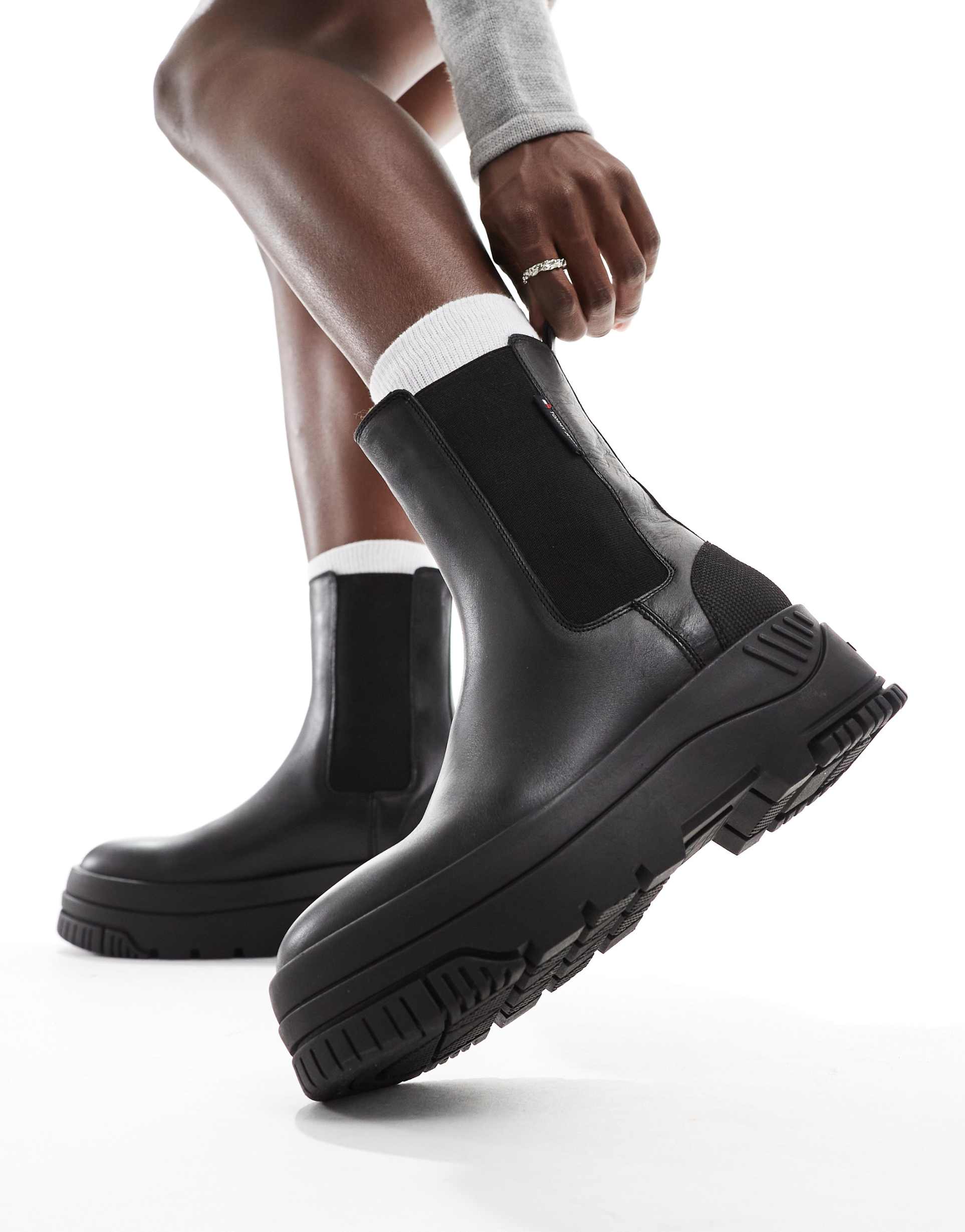 tommy jeans urban flatform chelsea boots in black