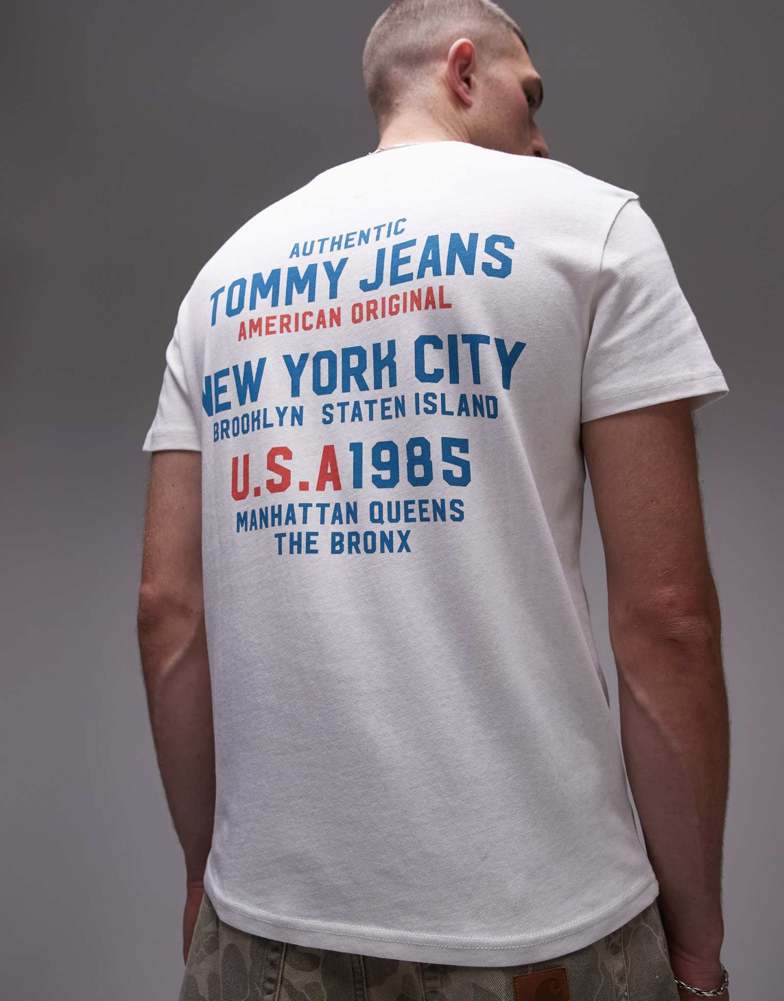 Футболка с принтом Tommy Jeans usa script на спине белого цвета