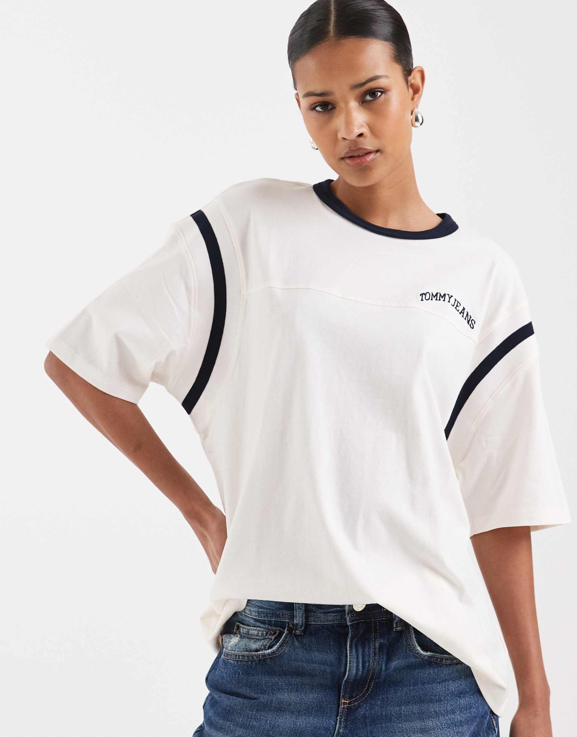 tommy jeans varsity logo oversized t-shirt in white