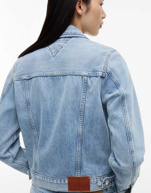 Tommy Jeans verwaschene Denim-Truckerjacke in Hellblau, 3 von 6