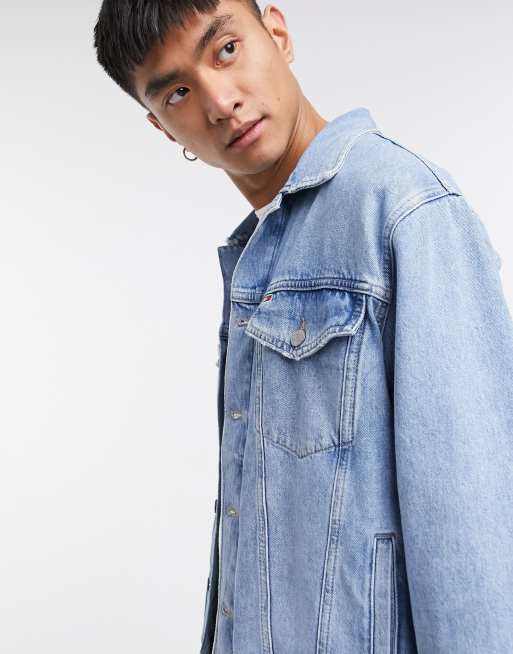 Tommy Jeans - Veste camionneur oversize en jean à imprimé drapeau - Délavage moyen, 3 de 4