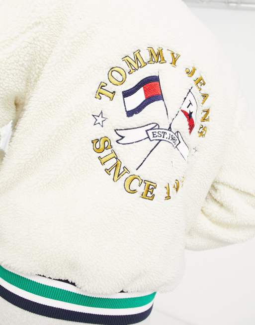 Tommy Jeans - Veste Teddy à logo style universitaire en imitation peau de mouton - Blanc cassé, 3 de 4
