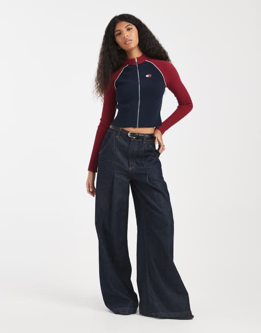 Tommy Jeans – Vinröd och marinblå, blockfärgad, ribbad kofta med dragkedja, 2 av 4