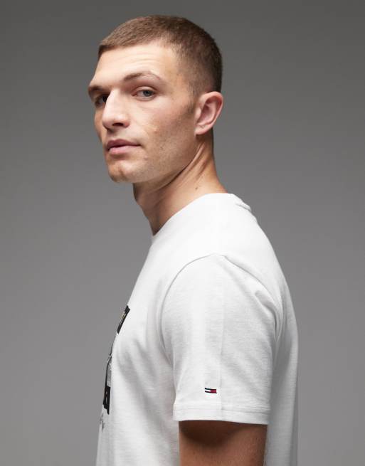Tommy Jeans – Vit t-shirt med fotad flagglogga, 4 av 5